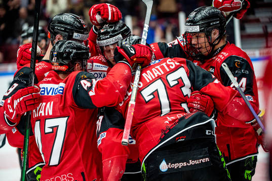 Malmö Redhawks Adam Ollas Mattsson jublar