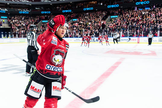Malmö Redhawks Marcus Sylvegård jublar