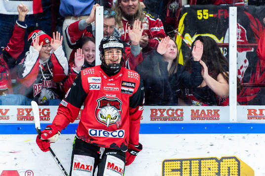 Malmö Redhawks Anton Wahlberg jublar