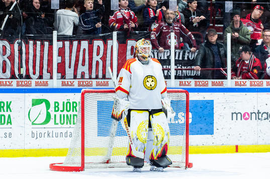 Brynäs målvakt Anders Lindbäck deppar