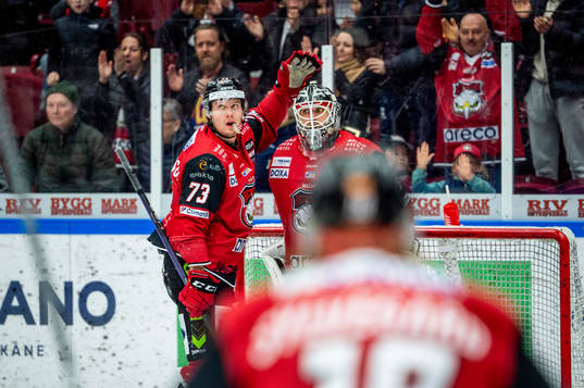 Malmö Redhawks Adam Ollas Mattsson och målvakt Adam