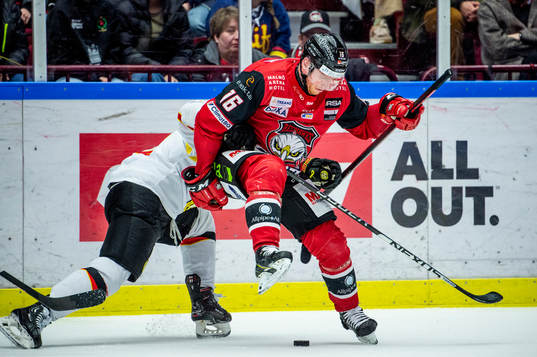 Malmö Redhawks Matias Lassen mot Brynäs Oula Palve