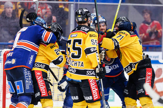 Gruff mellan Växjös Glenn Gustafsson och Luleås Linus