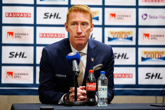 Växjös tränare Jörgen Jönsson på presskonferens