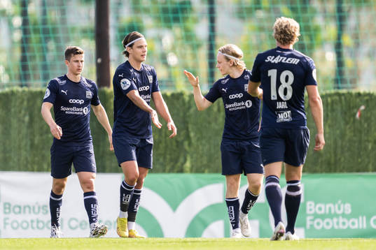 Kristiandsunds Brynjolfur Willumsson jublar med lagkamrater