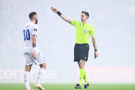 Referee Duje Strukan