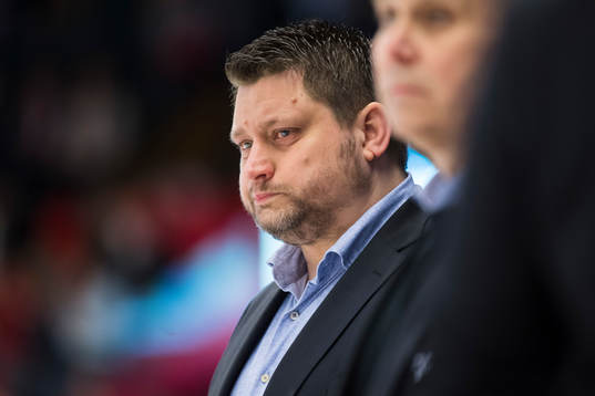 Modos tränare Mattias Karlin