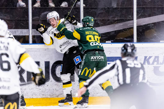 Västerås Gabriel Kangas och Björklövens Alex Hutchings