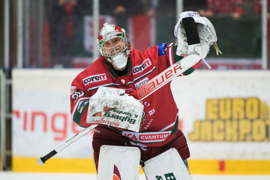 Modos målvakt Kristers Gudlevskis jublar