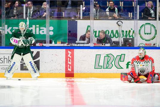 Färjestads målvakt Matthew Tomkins och Frölundas