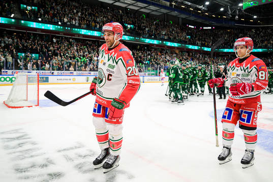 Frölundas Joel Lundqvist och Ryan Lasch deppar