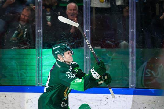 Färjestads Lucas Forsell jublar