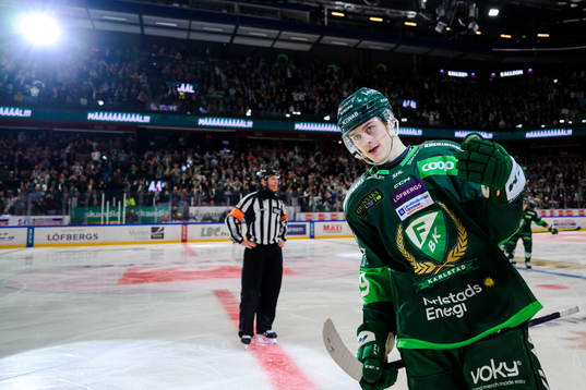Färjestads Lucas Forsell jublar
