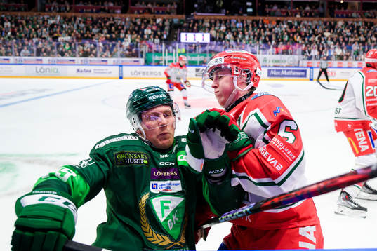 Färjestads Patrik Lundh och Frölundas Filip Hasa