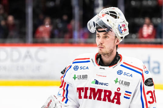 Timrås målvakt Jacob Johansson deppar