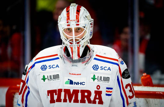 Timrås målvakt Jacob Johansson deppar