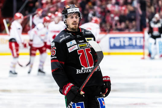 Örebros Emil Larsson deppar