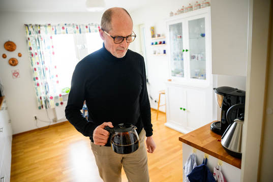Fd generalsekreterare i Uefa Lars-Christer Olsson i sitt hem