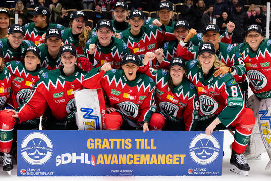 Frölundas spelare jublar