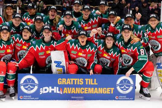 Frölundas spelare jublar