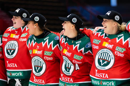 Frölundas spelare sjunger och jublar