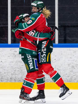 Frölundas Jill Kündig jublar ihop med Karin Svedberg