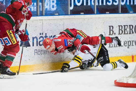 Modos Adam Pettersson och AIKs Renars Krastenbergs