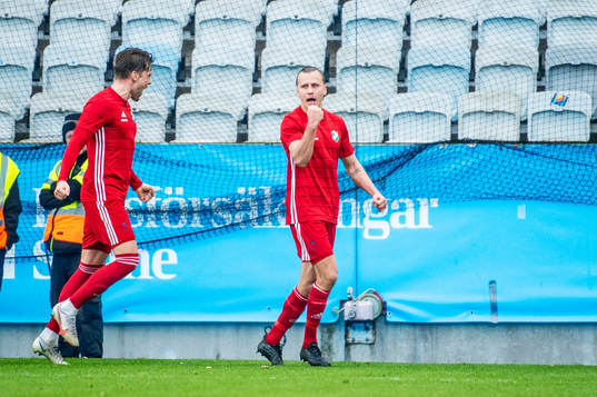 Östers Jesper Jonasson Westermark jublar