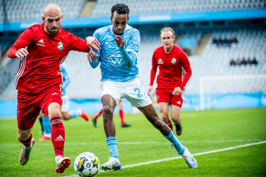 Östers John Stenberg mot Malmö FFs Taha Ali