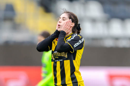 Häckens Clarissa Larisey deppar