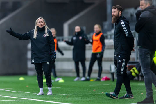Kristianstads tränare Elisabet Gunnarsdottir reagerar