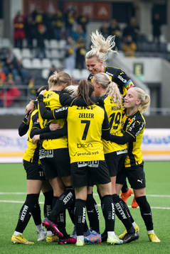 Häckens spelare jublar