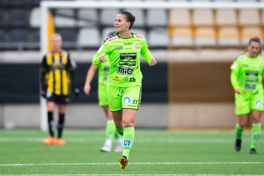 Kristianstads Josefin Harrysson jublar
