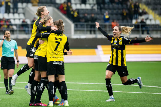 Häckens  Anna Anvegård , målskytt Stine Larsson, Dora