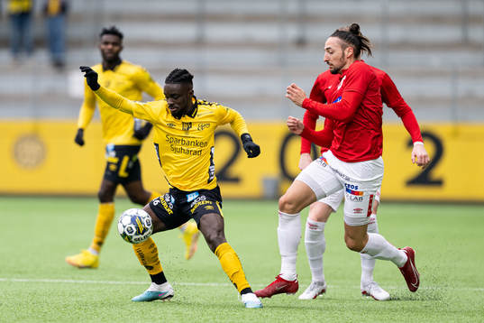 Elfsborgs Emmanuel Boateng och Degerfors Elyas Bouzaiene