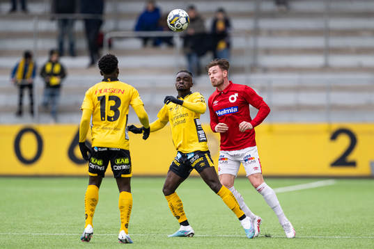 Elfsborgs Emmanuel Boateng och Degerfors Oscar Wallin