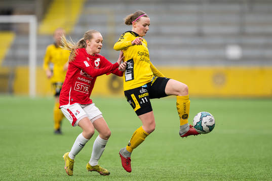Degerfors Emma Jansson och Elfsborgs Leann Nyström