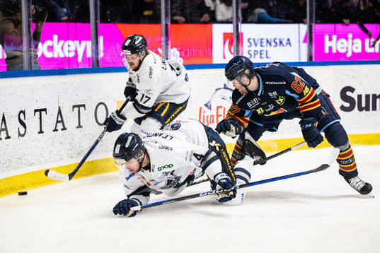 Djurgårdens Wiktor Nilsson mot Karlskogas David Lindquist