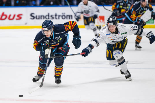 Djurgårdens Liam Öhgren och Karlskogas Åke Stakkestad