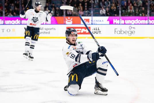 Karlskogas David Lilja jublar
