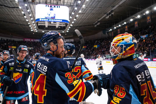 Djurgårdens målvakt Carl Lindbom och Djurgårdens Daniel