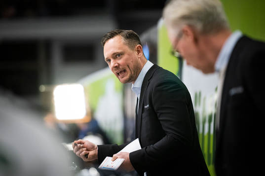 Karlskogas huvudtränare Karl Helmersson
