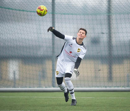 IFK Hässleholms målvakt Victor Stulic  i träningsmatchen