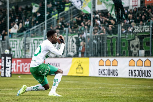 Hammarbys Shaquille Pinas reagerar
