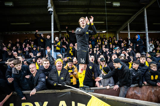 Mjällbys Alexander Johansson jublar