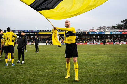Mjällbys Adam Ståhl jublar