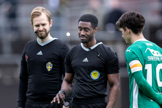 domare Fredrik Oppong