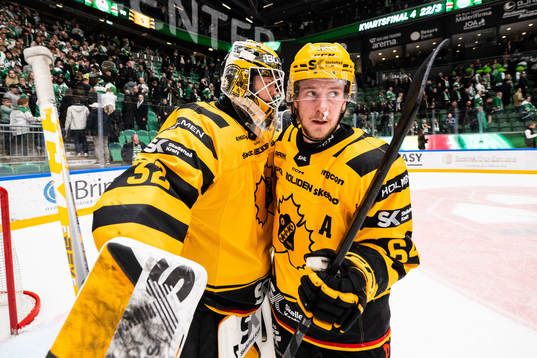 Skellefteås målvakt Linus Söderström och Jonathan Pudas