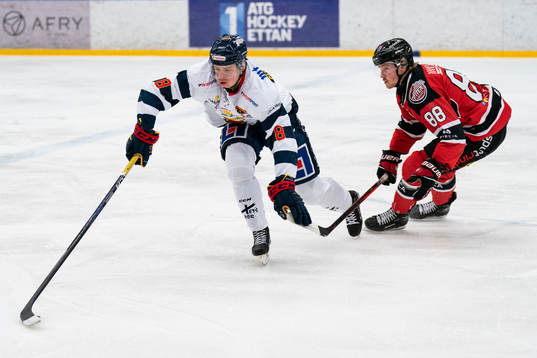 Bläddra bland fler bilder av Ishockey, Kval till Hockeyallsvenskan, Match 1, Piteå - Mariestad