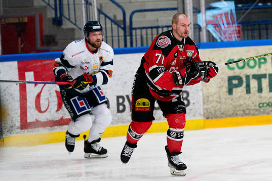 Mariestads Anton Blomberg och Piteås Joakim Högberg